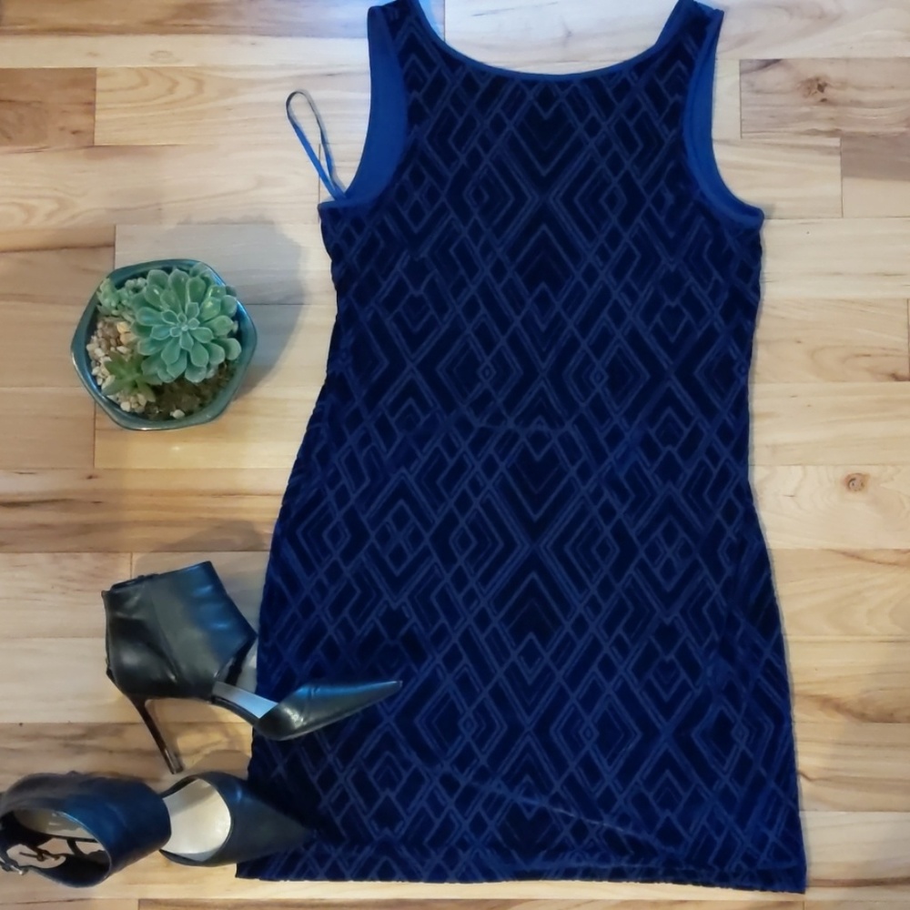 White House Black Market Velvet Shift Dress